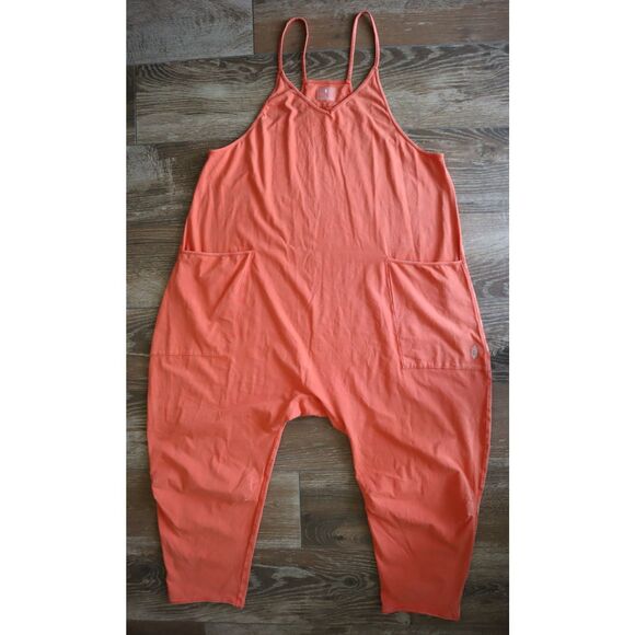 Free People Movement OB1239677 Women's Sz XL Coral Hot Shot Jumpsuit - Picture 1 of 8